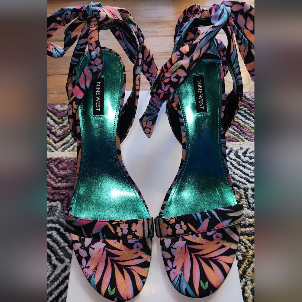 Beautiful, brand New Nine West Kelsie Sandals - Picture 2 of 8